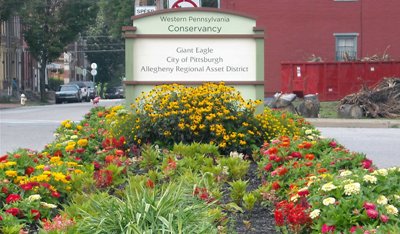 Garden at Columbus & Fulton, Manchester neighborhood